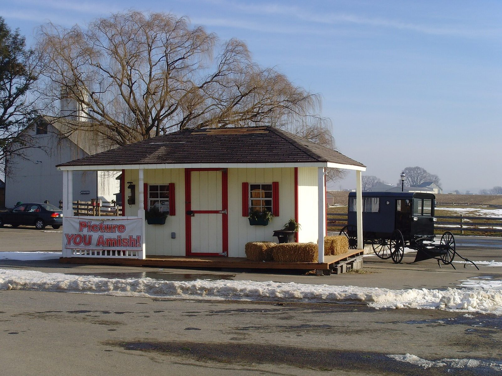 0494 Strasburg - Red Caboose Motel - Buggy Rides - Flickr - KlausNahr