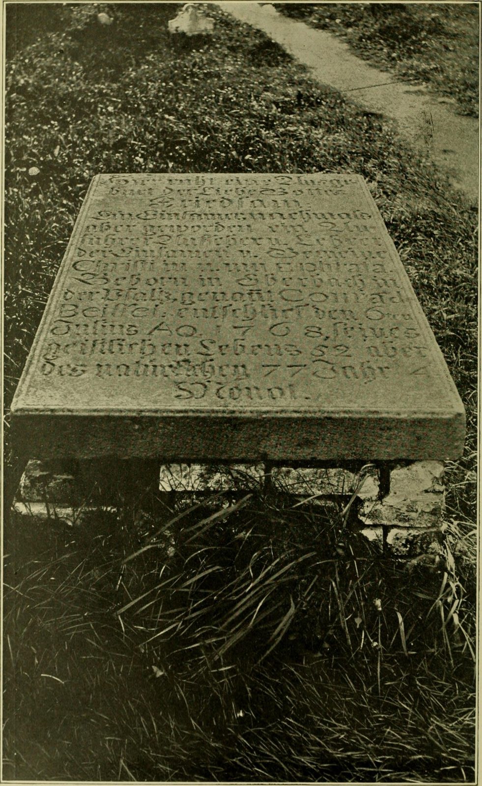 Souvenir book of the Ephrata cloister; (1921) (14769897601)